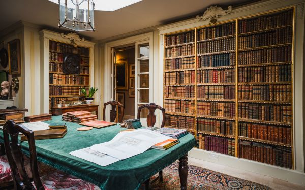 International artist’s private library to headline at Cheffins auction 