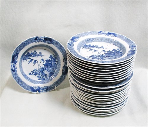 Lot 247 - A collection of twenty seven 18th century Chinese blue and white plates