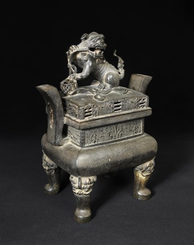 Lot 8 - A large bronze censer and cover, Fangding, Ming dynasty