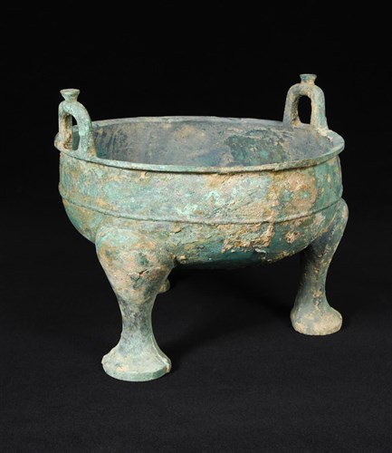 Lot 5 - A large bronze ritual tripod food vessel, Ding, Spring and Autumn period,  6th-5th century, BC