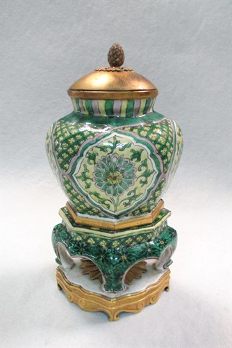 Lot 242 - A Su can cai vase on stand, 18th century