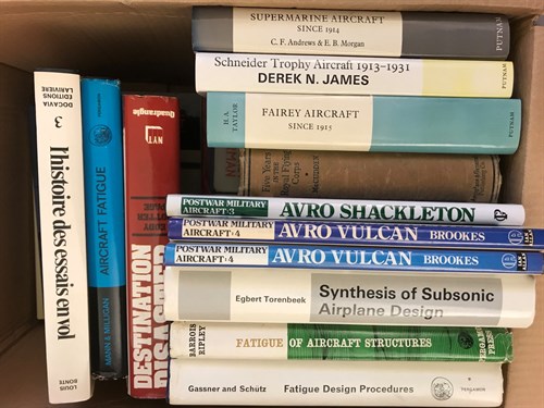 Lot 416 - Aviation history and modern reference. A large...