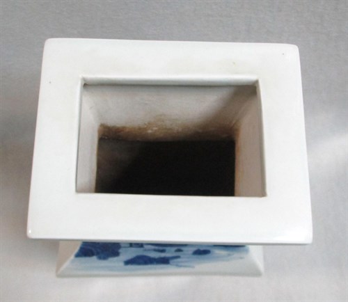 Lot 236 - A late 19th century rectangular blue and white vase
