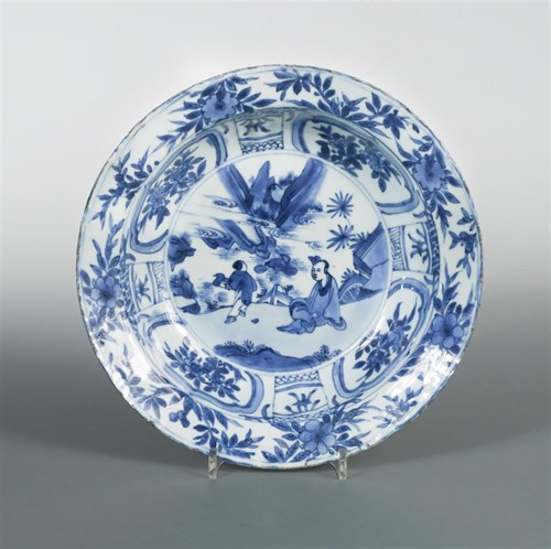 Lot 132 - A transitional large bowl