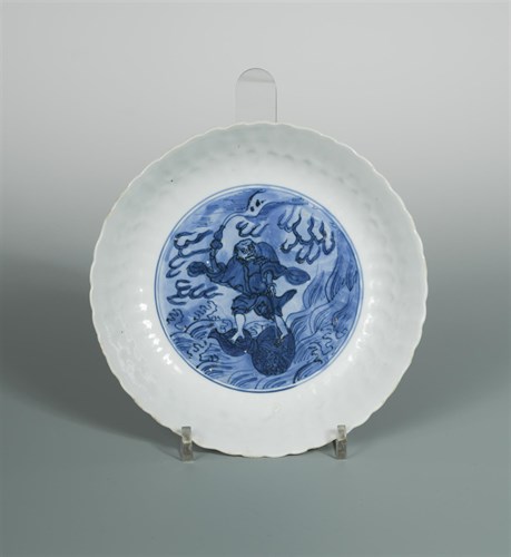 Lot 111 - A late Ming dynasty fluted dish