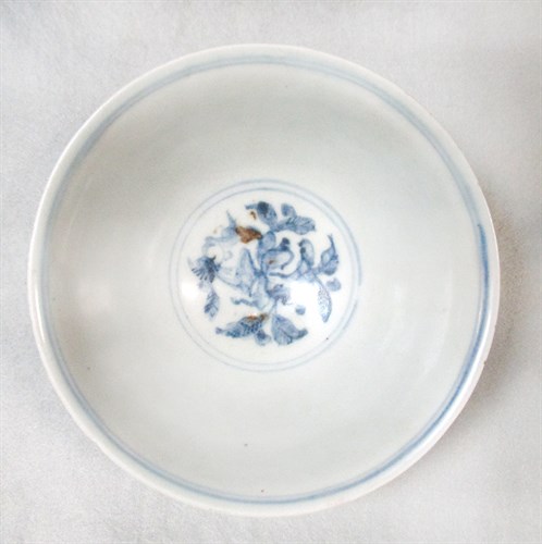 Lot 71 - A Ming dynasty early 15th century bowl