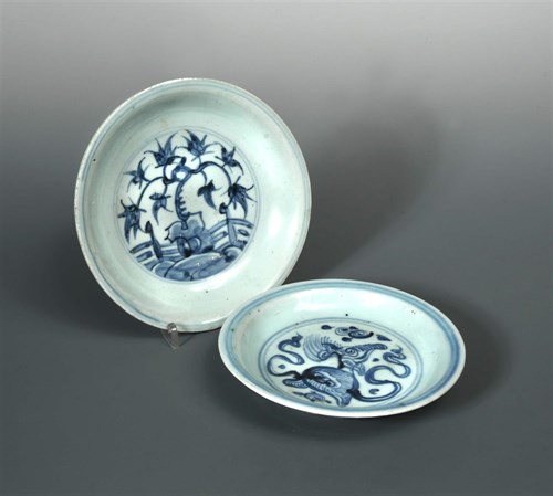 Lot 79 - Two Ming dynasty dishes