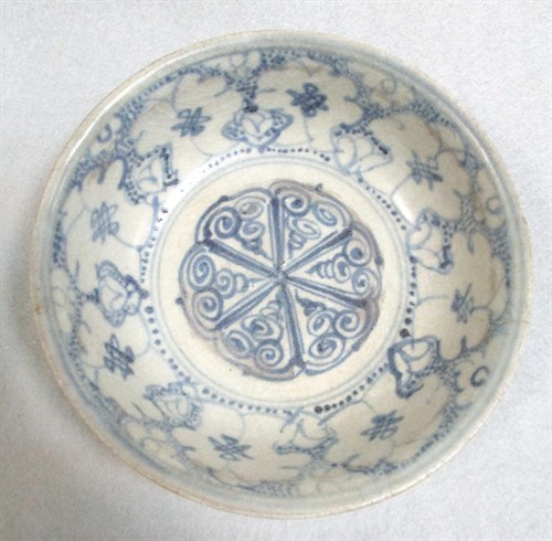 Lot 84 - Three Ming dynasty bowls and dishes