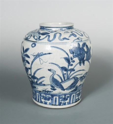 Lot 85 - A Ming dynasty jar