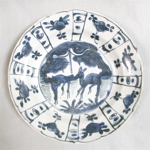 Lot 139 - A 17th century Kraak dish
