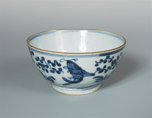 Lot 90 - A Ming bowl
