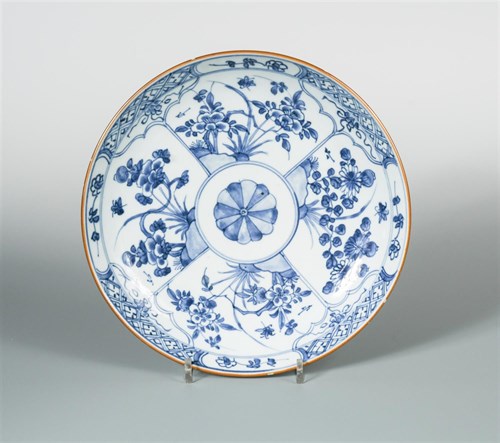 Lot 196 - A Kangxi dish