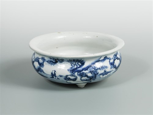 Lot 202 - A Kangxi tripod censer