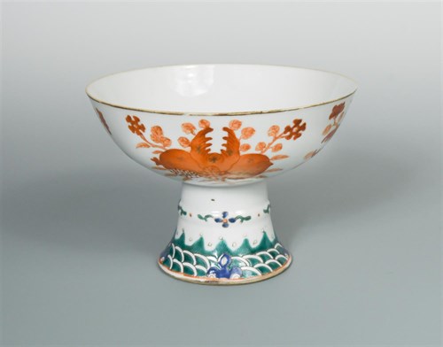 Lot 264 - A late 19th century gilt stem bowl with pomegranates