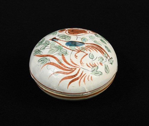 Lot 49 - A polychrome decorated Cizhou box and cover, Jin dynasty