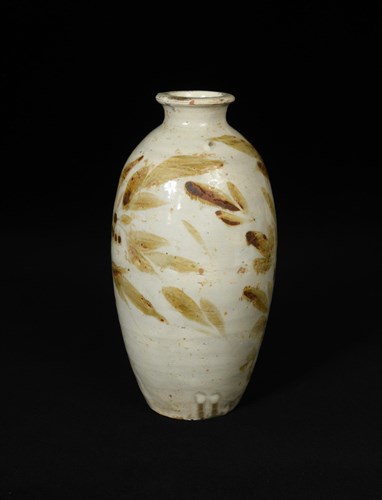 Lot 40 - A Jizhou vase, Song dynasty