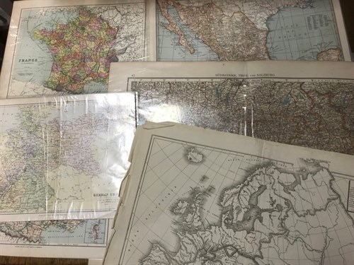 Lot 44 - Circa 100 loose world maps, 19th and 20th...