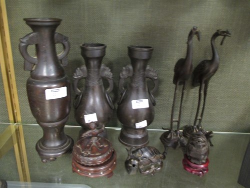Lot 221 - Various Japanese / Asian bronze and metalware,...