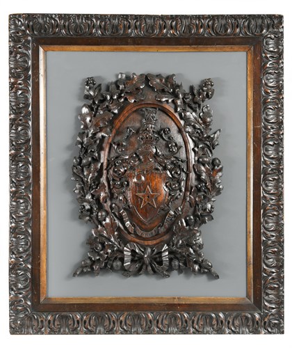 Lot 192 - A 19th century heraldic carving