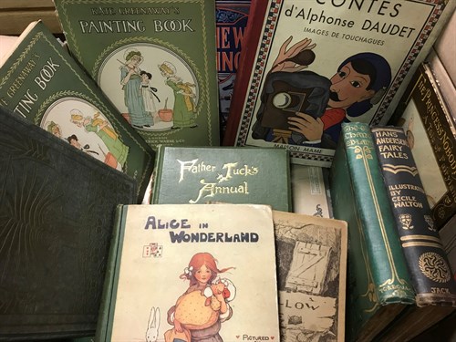 Lot 282 - Childrens illustrated, various including: LANG...