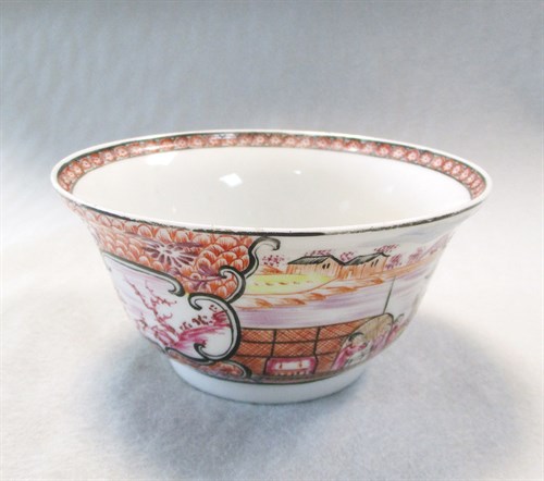 Lot 32 - A collection of Chinese famille rose porcelain Manchu Courtiers tea wares, Qianlong, circa 1780