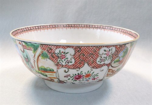 Lot 32 - A collection of Chinese famille rose porcelain Manchu Courtiers tea wares, Qianlong, circa 1780