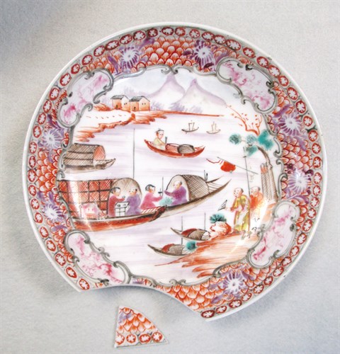 Lot 32 - A collection of Chinese famille rose porcelain Manchu Courtiers tea wares, Qianlong, circa 1780