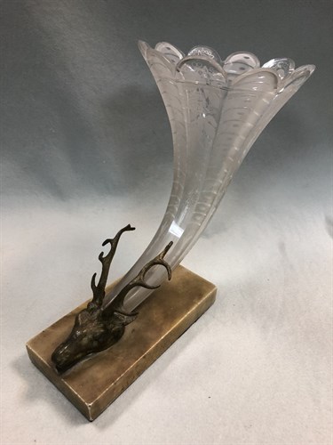 Lot 222 - A 19th century engraved glass cornucopia vase