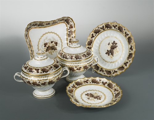 Lot 12 - A Regency English porcelain dinner service, probably Flight and Barr
