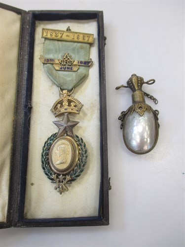 Lot 253 - A Victorian Jubilee medal in the original case,...