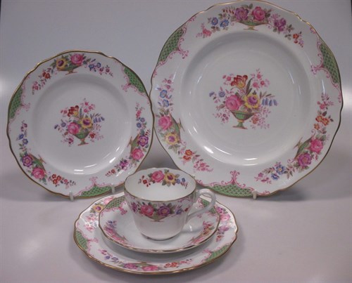 Lot 52 - A copeland Spode Ellesmere pattern part tea...
