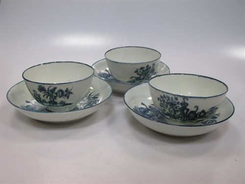 Lot 8 - Three 18th Century Caughley blue and white tea...