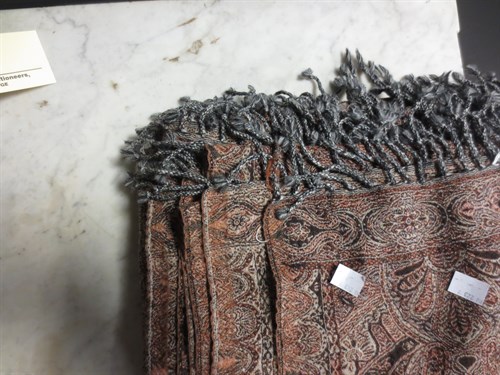 Lot 133 - A large wool Jamawar shawl