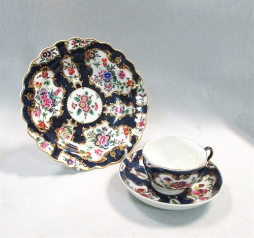 Lot 4 - A Worcester blue scale plate, circa 1768