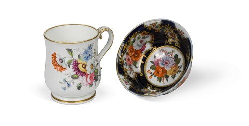 Lot 11 - An English porcelain mug, attributed to William Billingsley, circa 1805