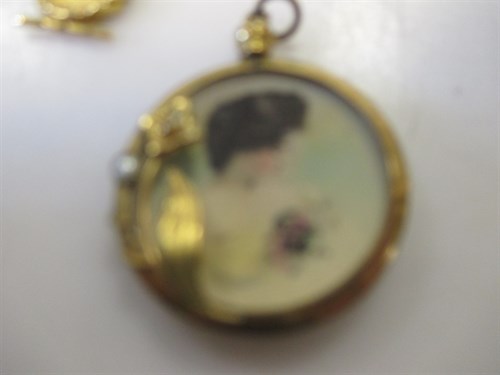 Lot 273 - A 9ct gold necklace, a 9ct gold locket and a...