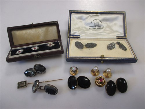 Lot 268 - A collection of gentleman's accoutrements...
