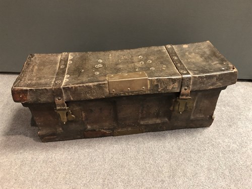 Lot 347 - An early 19th century leather covered rectangular case