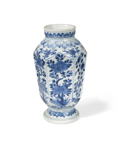Lot 73 - A Chinese blue and white hexagonal vase, Kangxi (1662-1722)