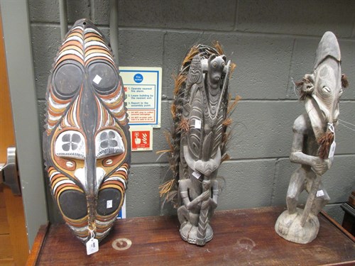 Lot 205 - A Papua New Guinea tribal carving mask 70cm...