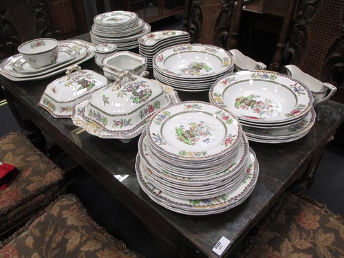 Lot 195 - A Copeland 'Old Bow' pattern dinner service