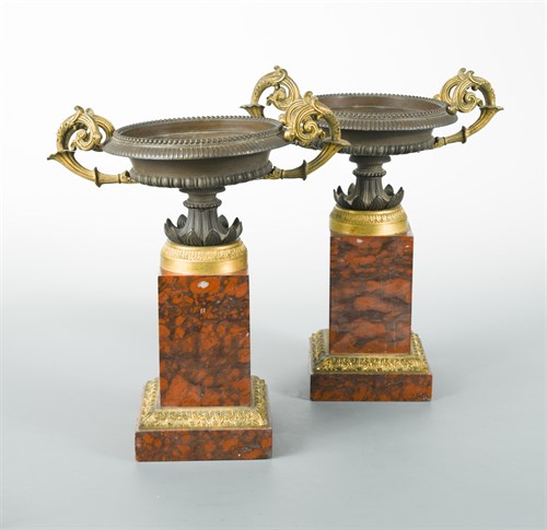Lot 265 - A pair of Regency bronze and marble tazza