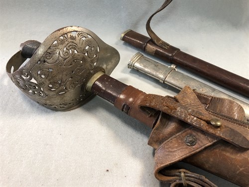 Lot 352 - A George V 1897 pattern infantry officer's sword