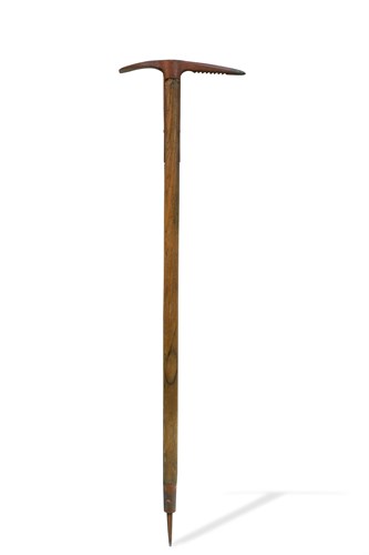 Lot 372 - An early 20th century ice axe