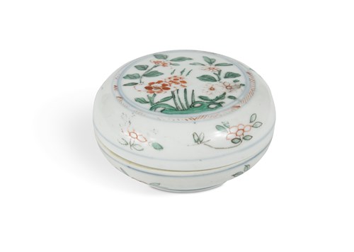 Lot 69 - A Chinese circular box and cover, Ming dynasty