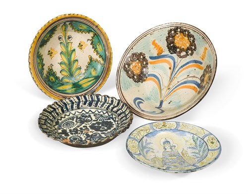 Lot 49 - An 18th century Talavera shallow bowl