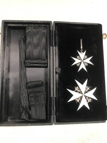 Lot 355 - A Breast Star and Neck Badge of an Officer of the Order of the Hospital of St John of Jerusalem