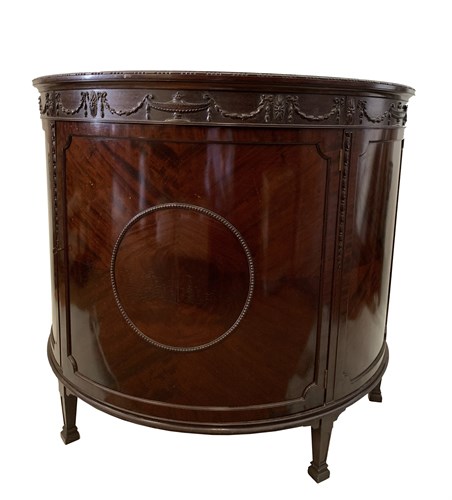 Lot 31 - An Edwardian mahogany demi-lune commode