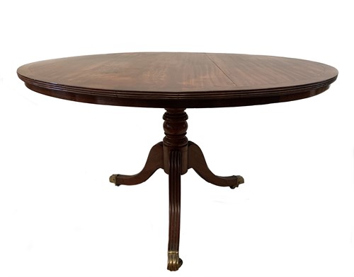 Lot 51 - A Regency mahogany circular pedestal centre...