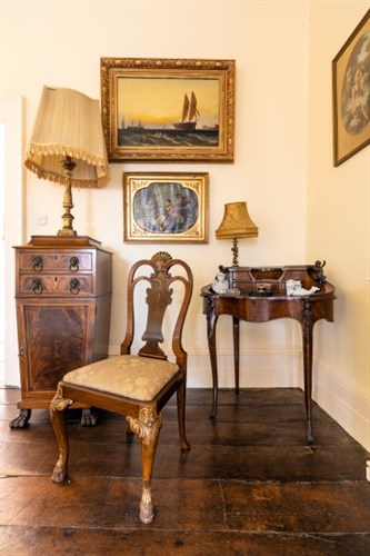 Lot 56 - A 19th century gilt spelter cased mantle...